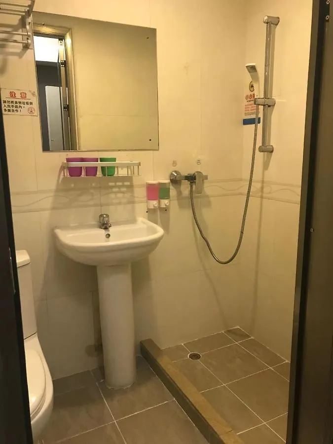 Гостевой дом Tong Luo Wan Hostel Гонконг Китай