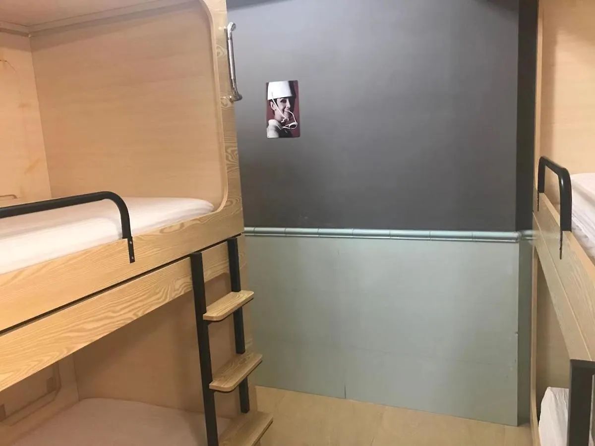 Tong Luo Wan Hostel Гонконг 0*,