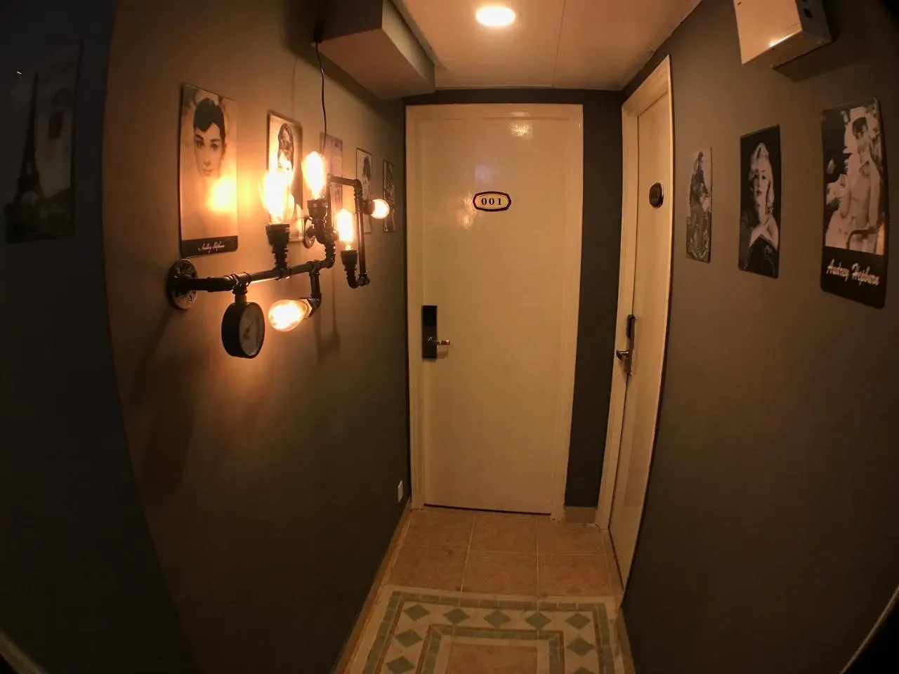 Tong Luo Wan Hostel Гонконг Китай