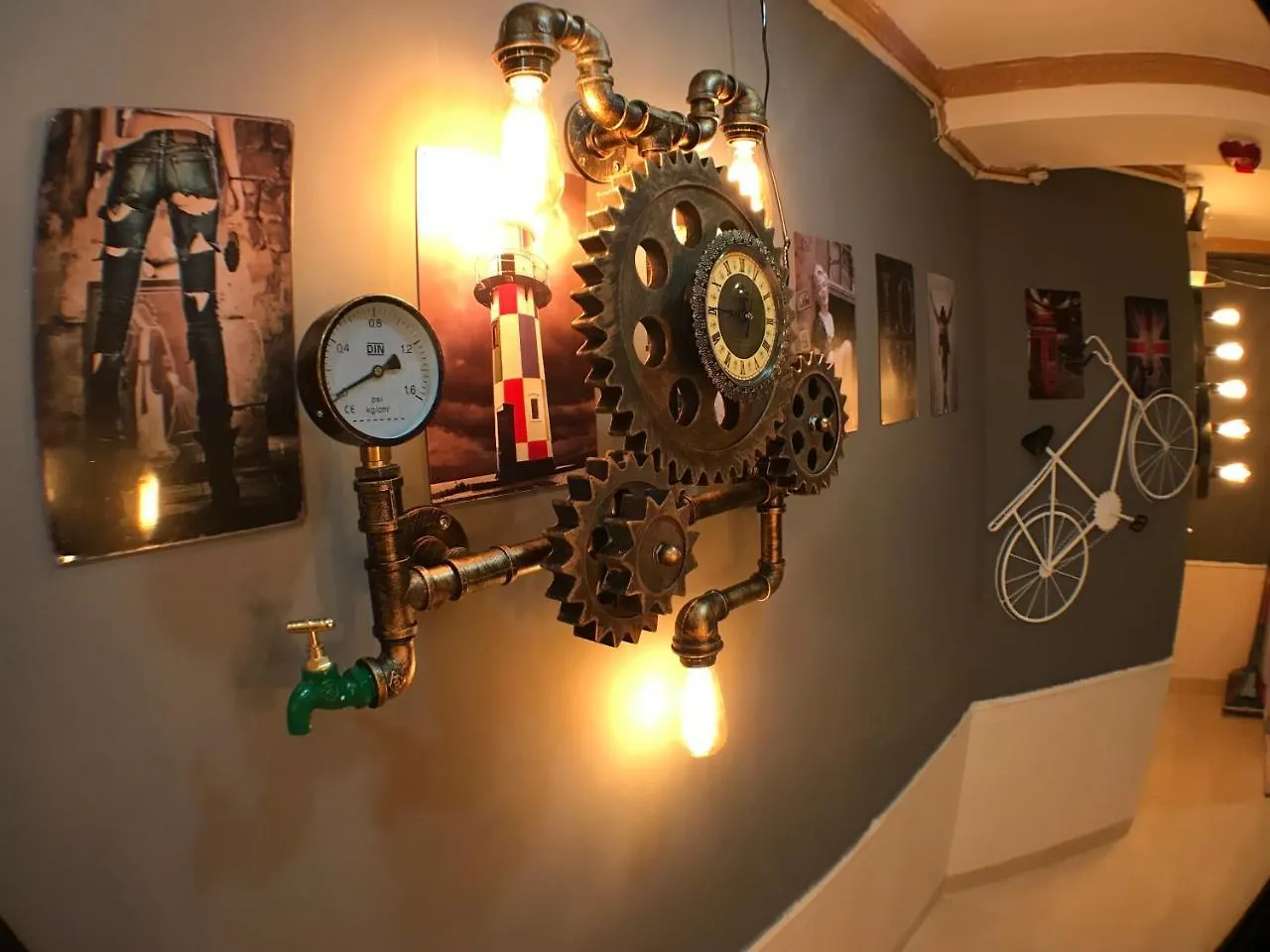Tong Luo Wan Hostel Гонконг 0*,